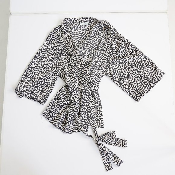 Moves by Minimum | Zebra Polyester Robe | Size M - Picture 1 of 6